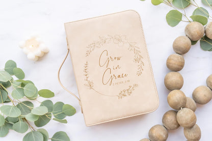 Grace Wreath Bible Cover (Beige Gold) 𝐒𝐓𝐀𝐍𝐃𝐀𝐑𝐃 𝐒𝐈𝐙𝐄