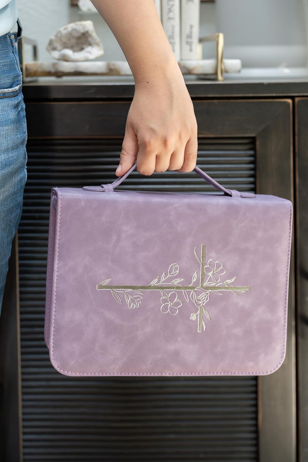 Embossed Women’s Bible Cover Case (Purple) Floral Cross 𝐒𝐓𝐀𝐍𝐃𝐀𝐑𝐃 𝐒𝐈𝐙𝐄