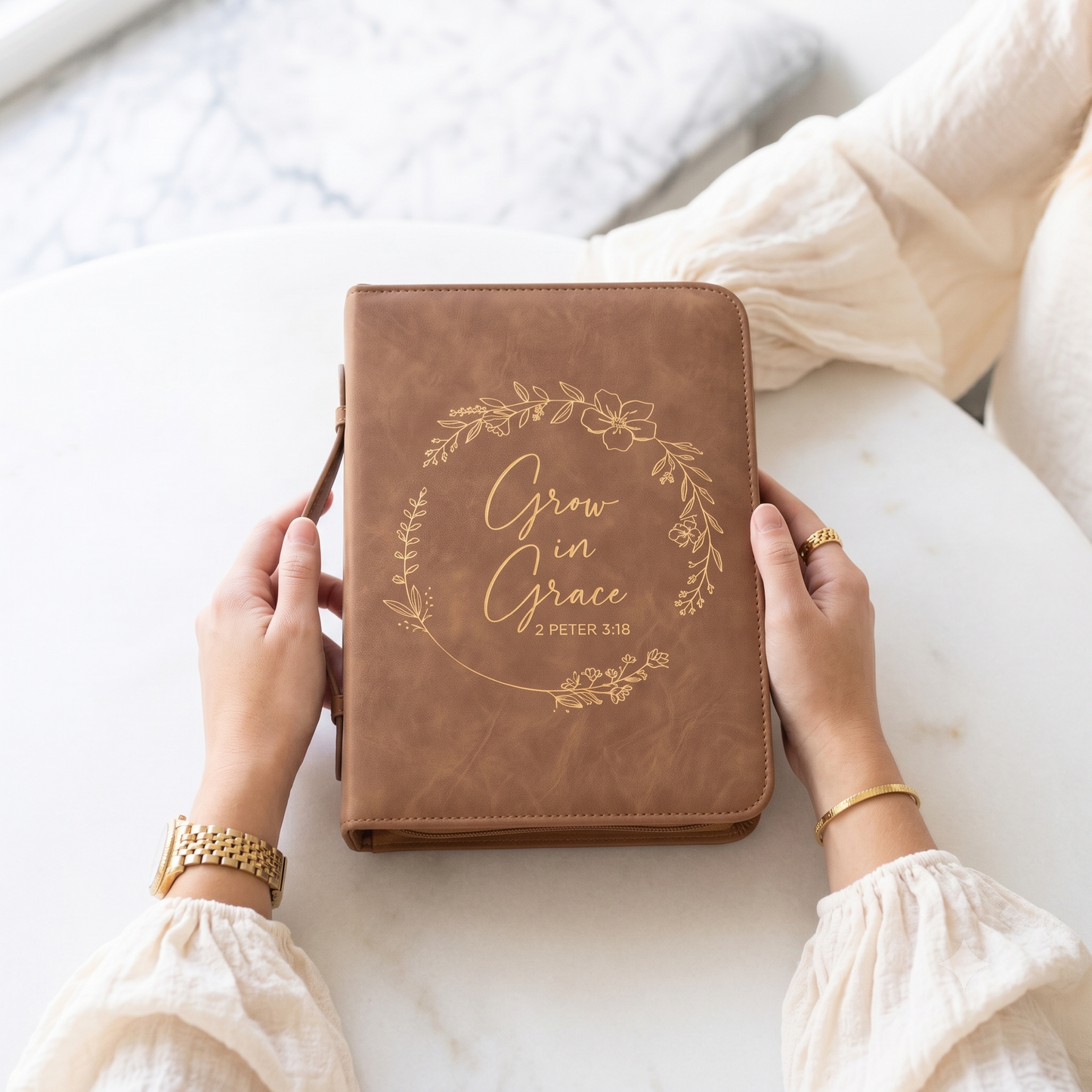 Grace Wreath Bible Cover (Brown Gold) 𝐒𝐓𝐀𝐍𝐃𝐀𝐑𝐃 𝐒𝐈𝐙𝐄