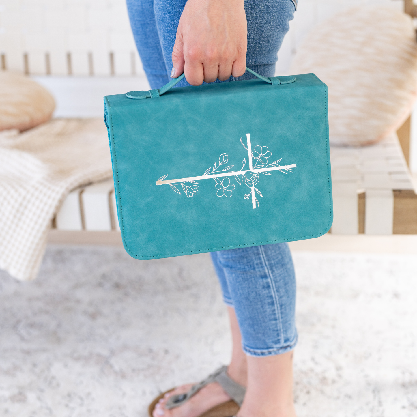 Embossed Women’s Bible Cover Case (Teal) 𝐒𝐓𝐀𝐍𝐃𝐀𝐑𝐃 𝐒𝐈𝐙𝐄 Floral Cross