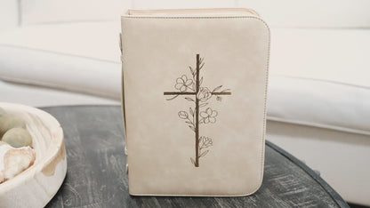 Grace Wreath Bible Cover (Beige Gold) 𝐒𝐓𝐀𝐍𝐃𝐀𝐑𝐃 𝐒𝐈𝐙𝐄